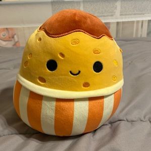 7” Nestor Squishmallow BNWT (detached)